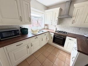 Kitchen- click for photo gallery